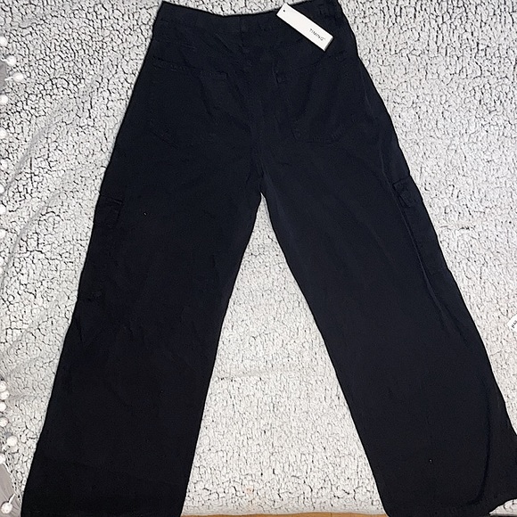 TIMING | Black Wide-Leg High-Waisted Cargo Pants | Size: M - Picture 2 of 8